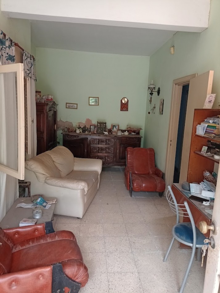 CASA EN VENTA DE 3 AMBIENTES EN MARCOS PAZ CENTRO