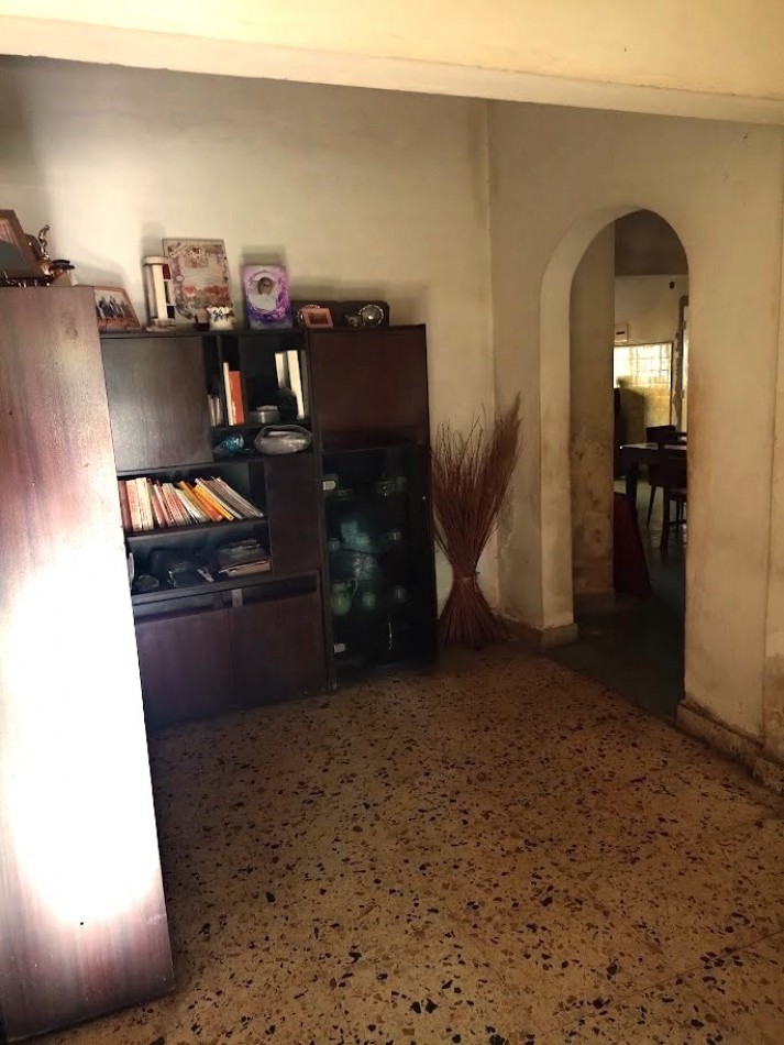 ¡OPORTUNIDAD!  CASA QUINTA EN VENTA 6 AMBIENTES . GONZALEZ CATAN 