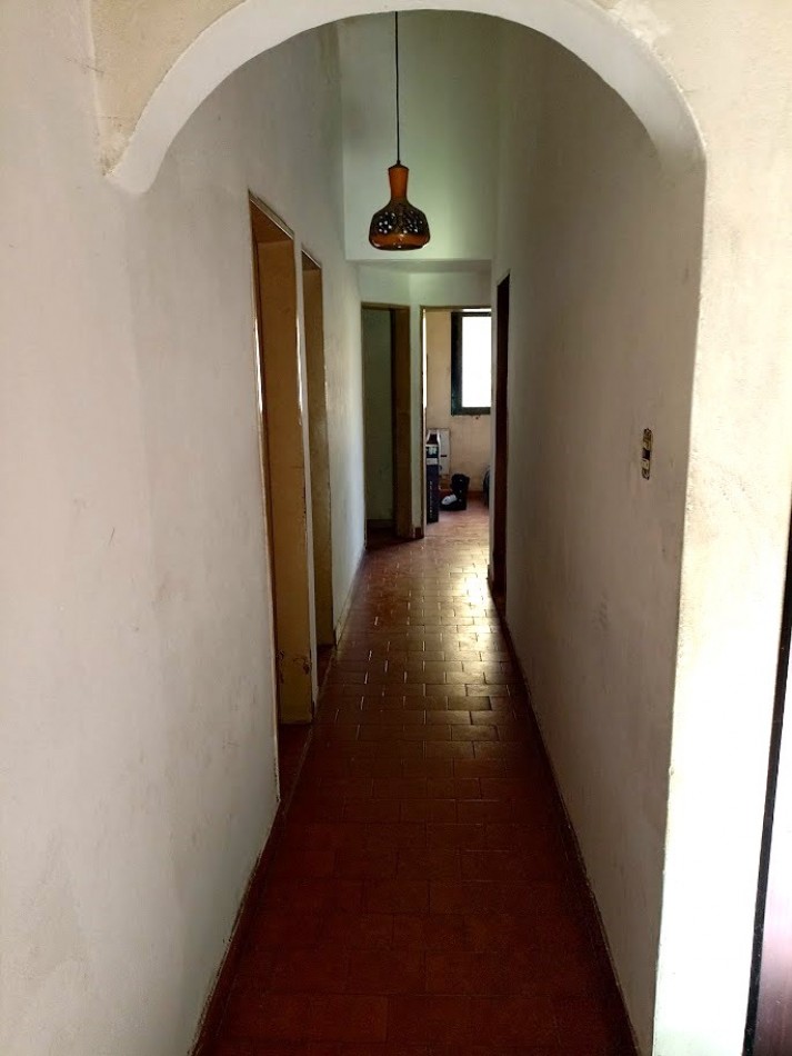 ¡OPORTUNIDAD!  CASA QUINTA EN VENTA 6 AMBIENTES . GONZALEZ CATAN 