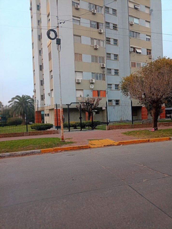 DEPARTAMENTO EN VENTA DE 4 AMBIENTES EN VILLA CELINA.