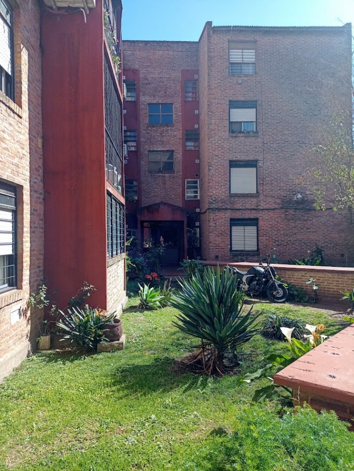 DEPARTAMENTO EN VENTA DE 3 AMBIENTES B° ISABEL LA CATOLICA - CIUDAD EVITA