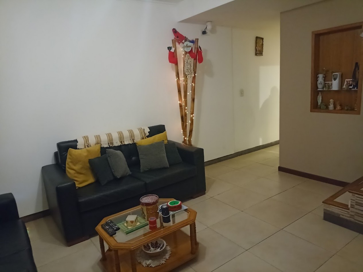 Triplex En Venta 5 Ambientes En Ciudad Evita