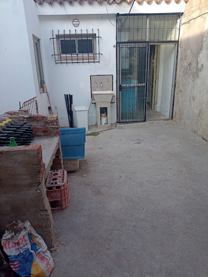 CASA de 3 ambientes en Alquiler en Ciudad Evita.