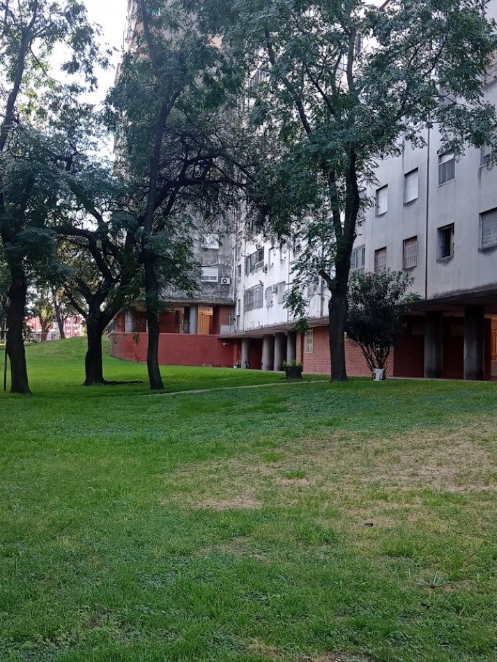 DEPARTAMENTO EN VENTA DE 4 AMBIENTES EN VILLA CELINA.