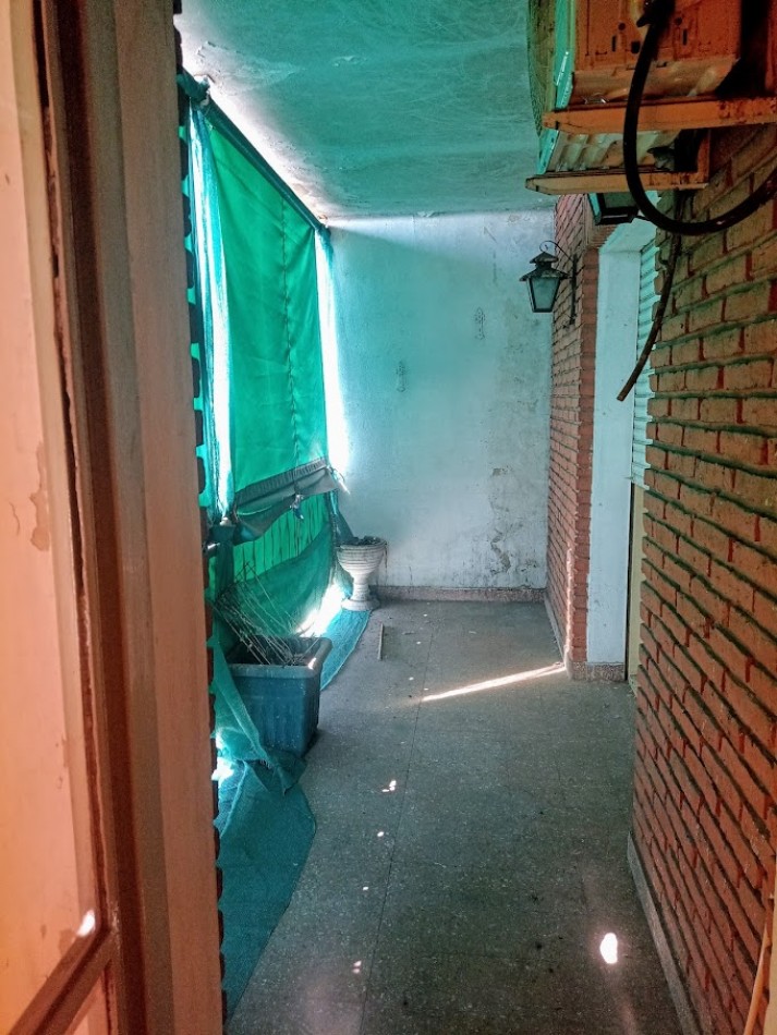 DEPARTAMENTO EN VENTA DE 4 AMBIENTES EN VILLA CELINA.