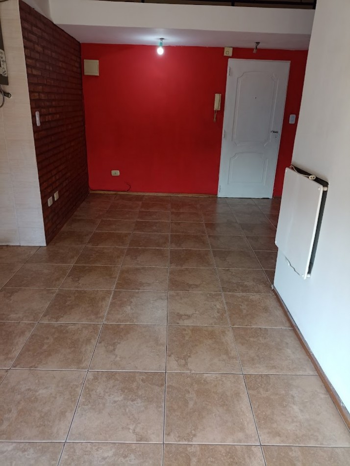 DEPARTAMENTO DE 2 AMBIENTES EN ALQUILER EN CIUDAD EVITA.