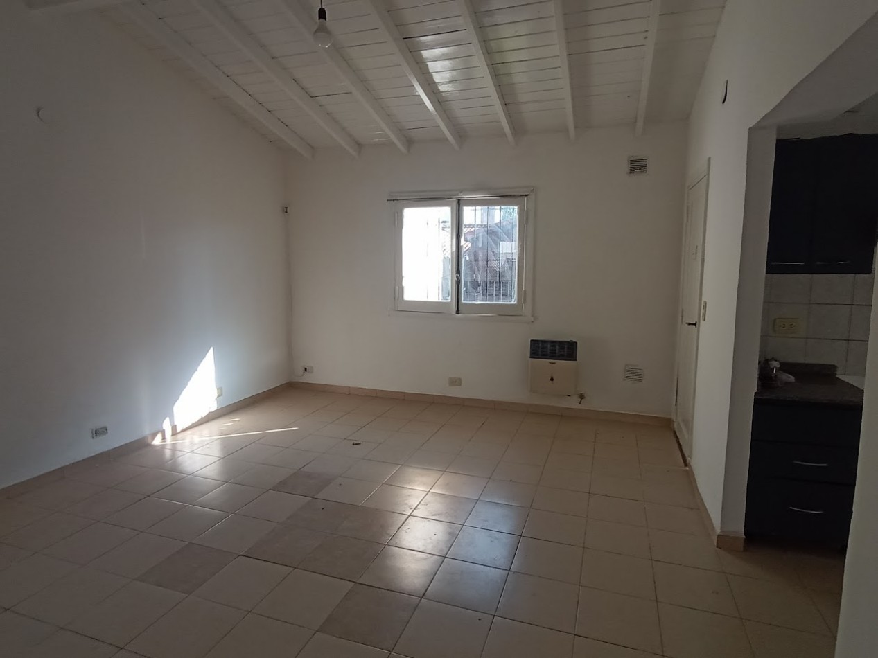 CHALET DE 3 AMBIENTES EN ALQUILER - CIUDAD EVITA