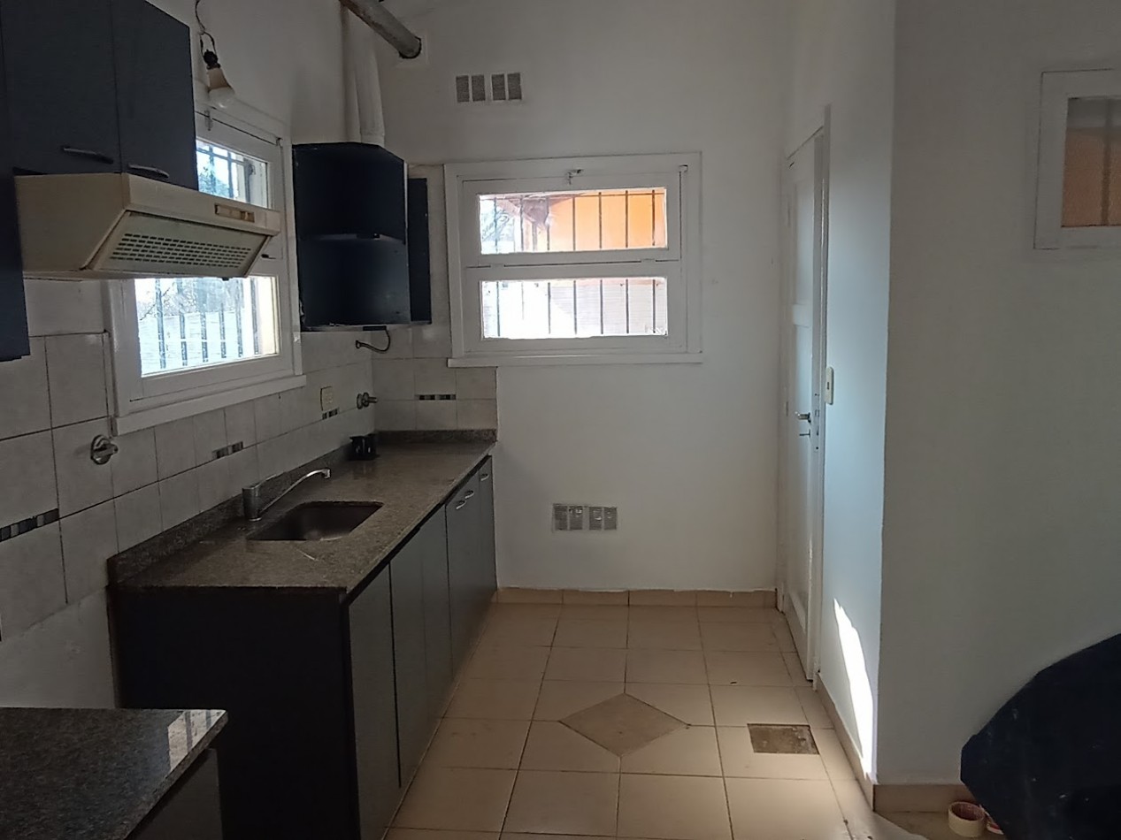 CHALET DE 3 AMBIENTES EN ALQUILER - CIUDAD EVITA