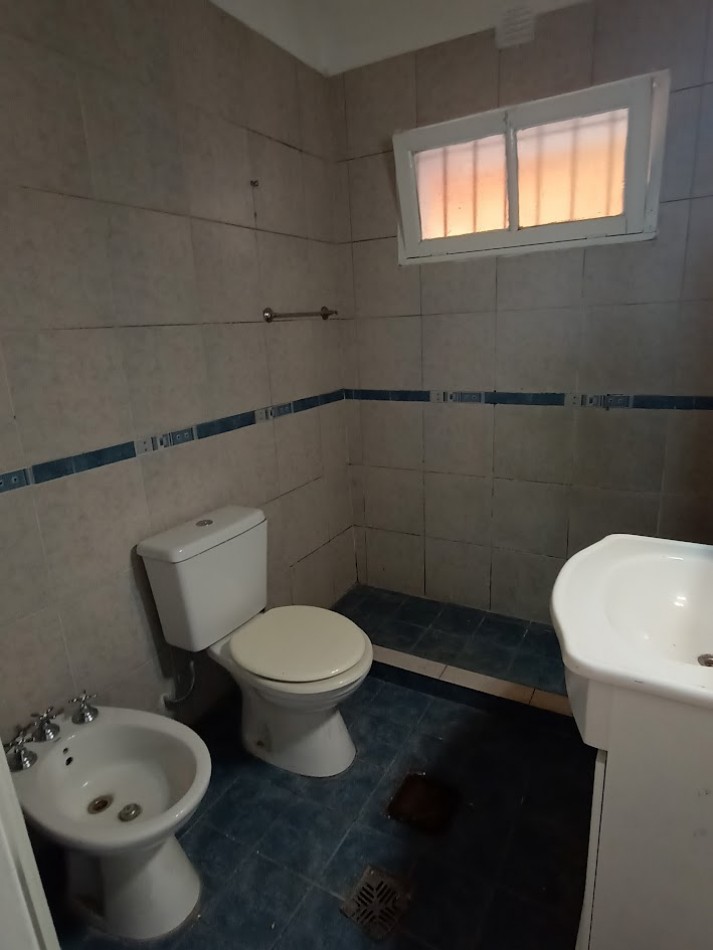 CHALET DE 3 AMBIENTES EN ALQUILER - CIUDAD EVITA