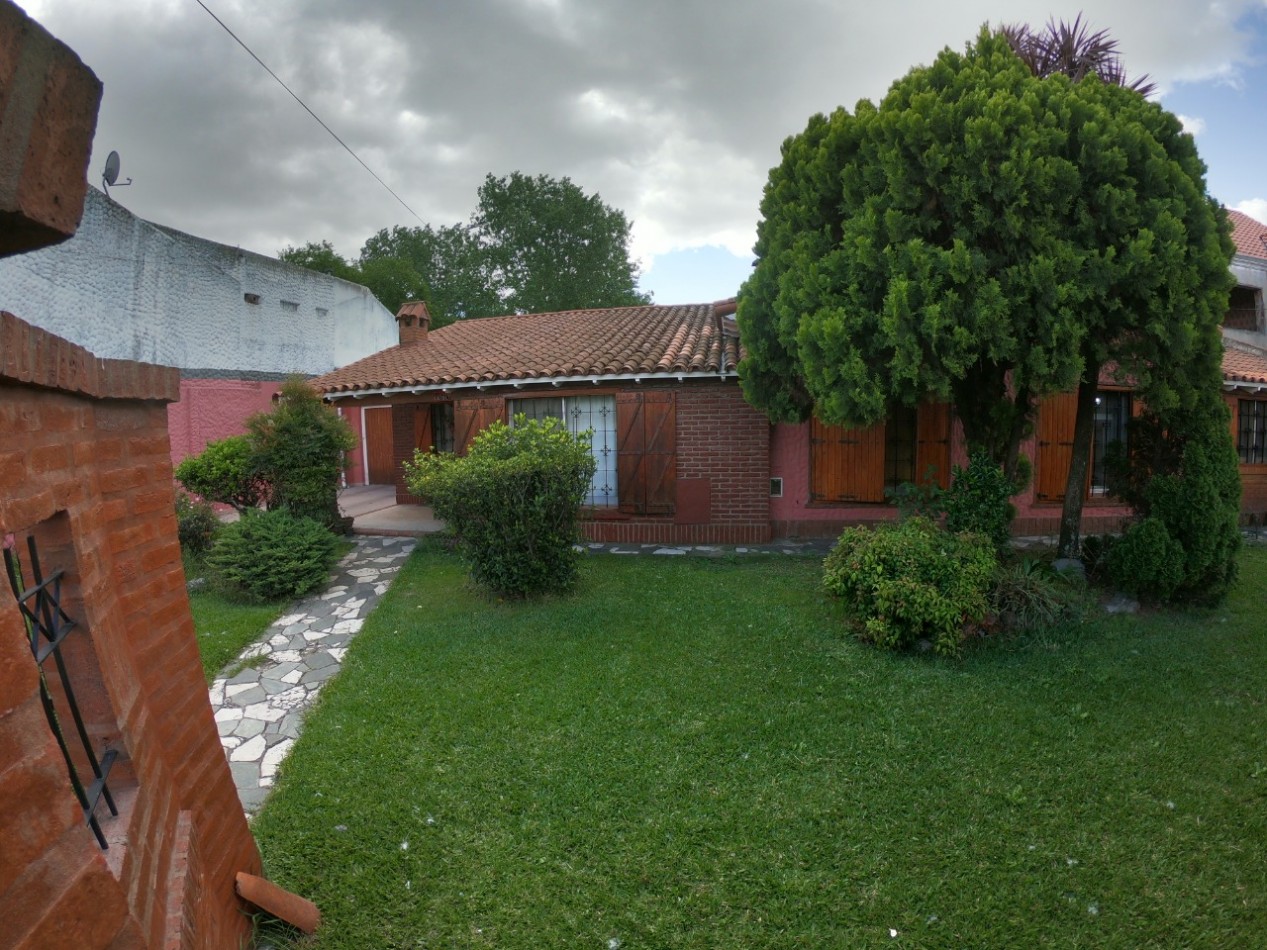 CHALET EN VENTA DE 5 AMBIENTES CIRC. 1ra. SECC.1ra  - CIUDAD EVITA