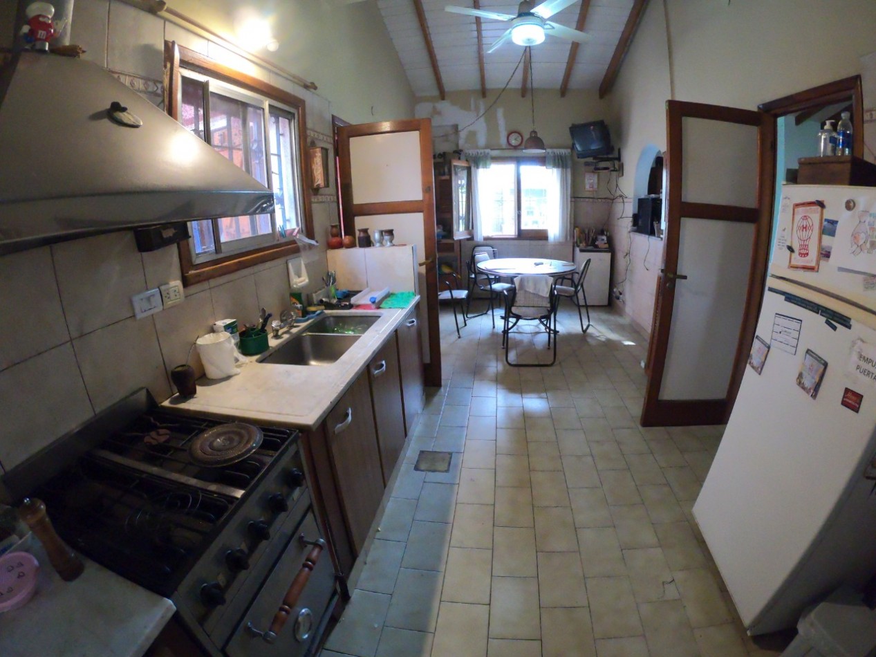 CHALET EN VENTA DE 5 AMBIENTES CIRC. 1ra. SECC.1ra  - CIUDAD EVITA