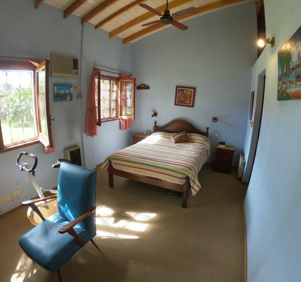 CHALET EN VENTA DE 5 AMBIENTES CIRC. 1ra. SECC.1ra  - CIUDAD EVITA