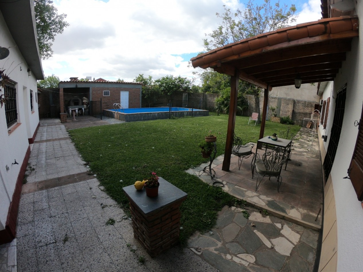 CHALET EN VENTA DE 5 AMBIENTES CIRC. 1ra. SECC.1ra  - CIUDAD EVITA