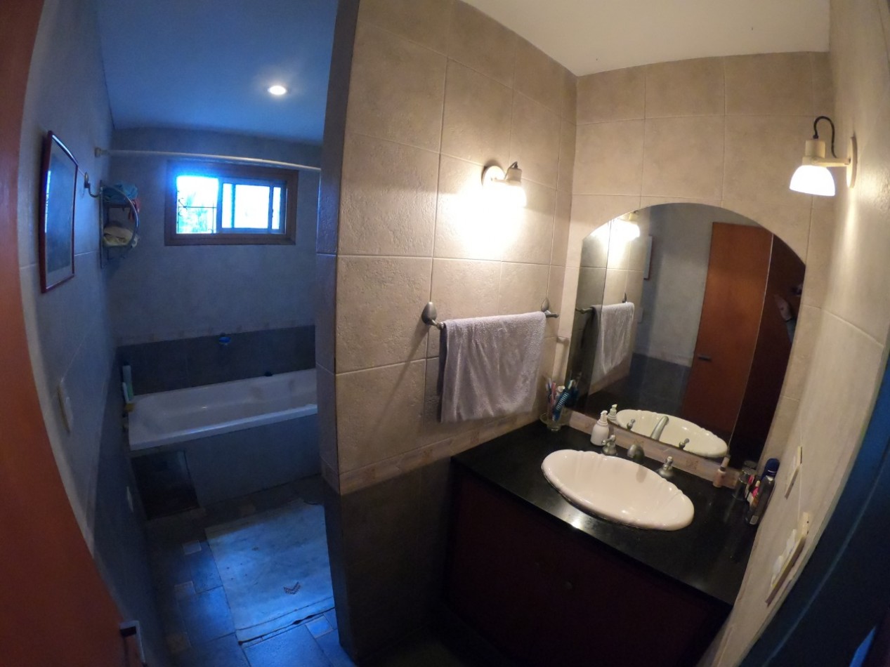 CHALET EN VENTA DE 5 AMBIENTES CIRC. 1ra. SECC.1ra  - CIUDAD EVITA