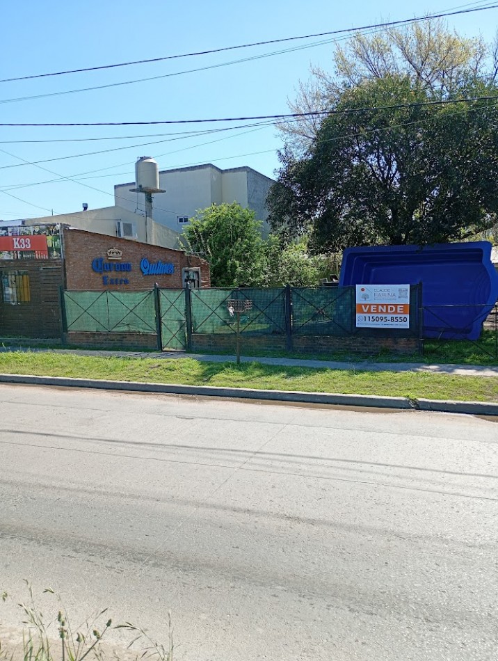 VENTA DE CASA + 2 LOCALES + UN DEPARTAMENTO.  GONZALEZ CATAN. 