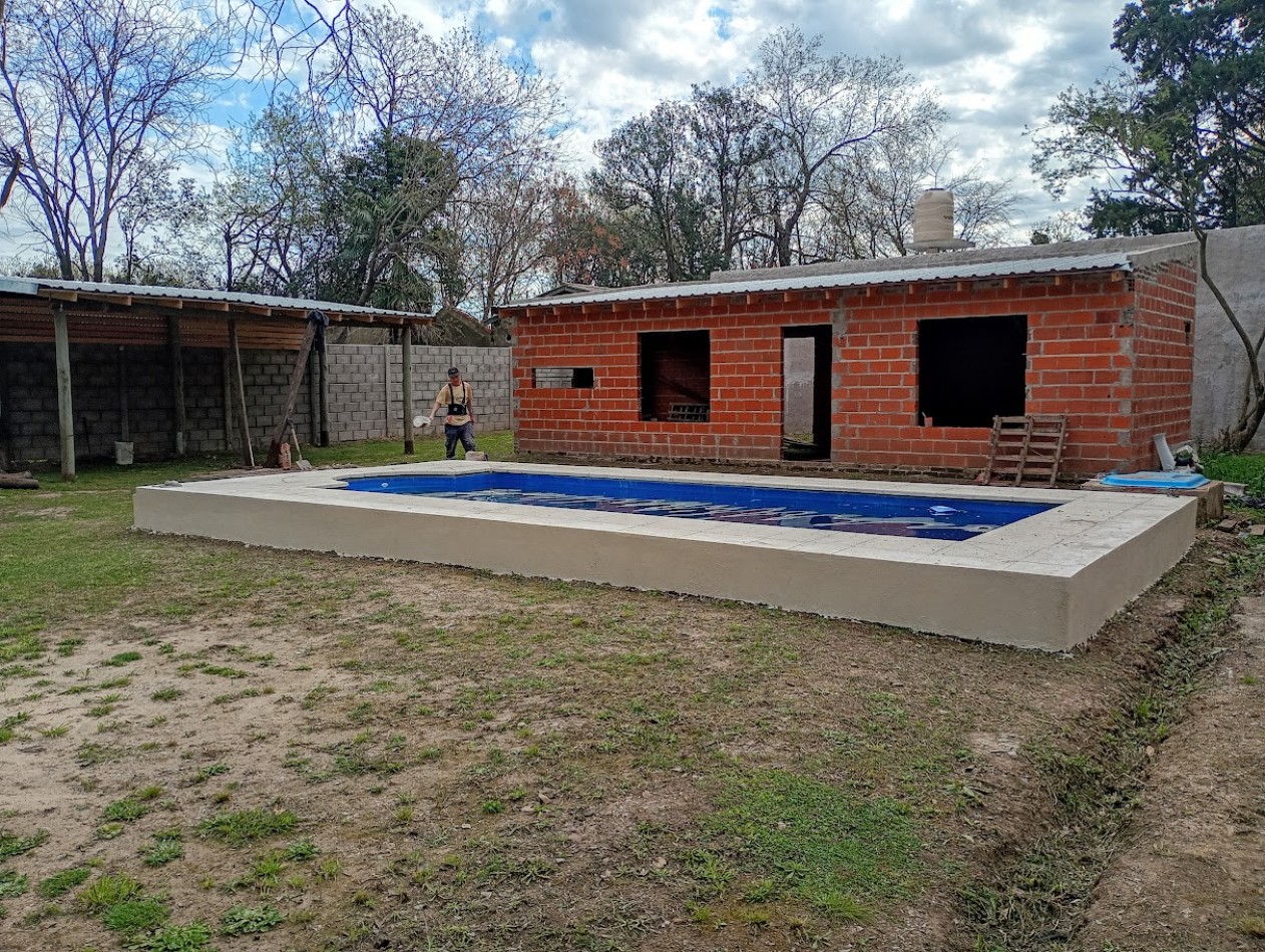 CASA A TERMINAR DE  3 AMBIENTES EN VENTA, PONTEVEDRA