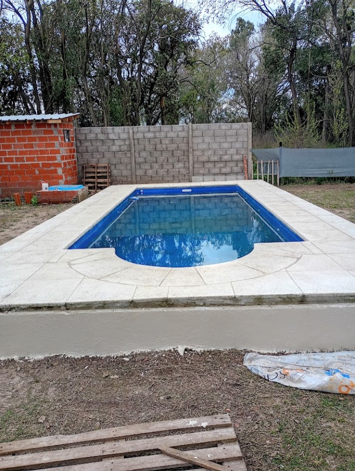 CASA A TERMINAR DE  3 AMBIENTES EN VENTA, PONTEVEDRA