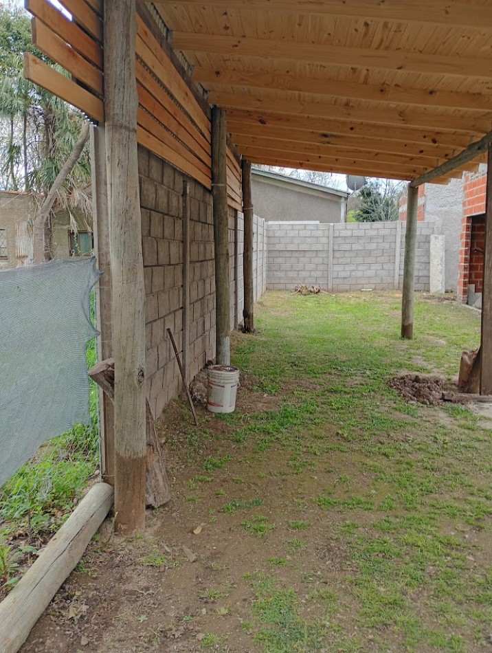 CASA A TERMINAR DE  3 AMBIENTES EN VENTA, PONTEVEDRA