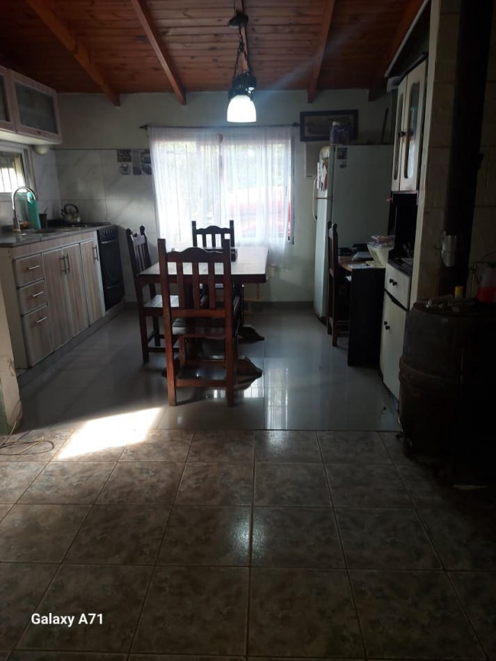 VENTA DE CASA + 2 LOCALES + UN DEPARTAMENTO.  GONZALEZ CATAN. 