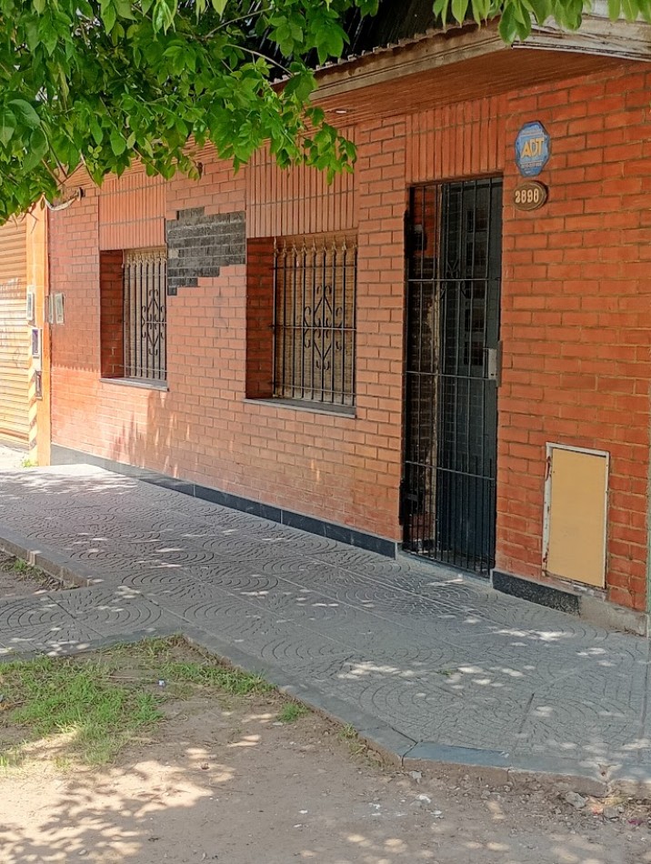 CASA DE 3 AMBIENTES EN VENTA EN GREGORIO DE LAFERRERE.