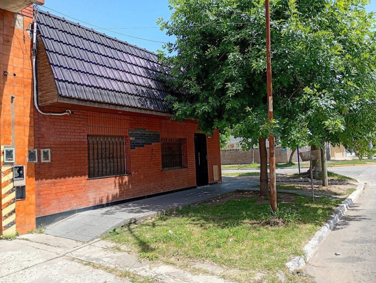 CASA DE 3 AMBIENTES EN VENTA EN GREGORIO DE LAFERRERE.