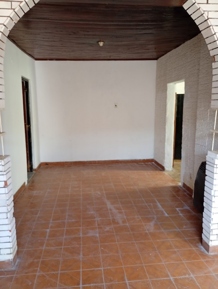 CASA DE 3 AMBIENTES EN VENTA EN GREGORIO DE LAFERRERE.