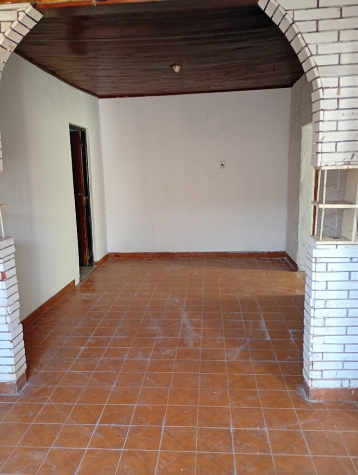 CASA DE 3 AMBIENTES EN VENTA EN GREGORIO DE LAFERRERE.