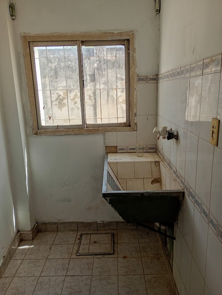 CASA DE 3 AMBIENTES EN VENTA EN GREGORIO DE LAFERRERE.