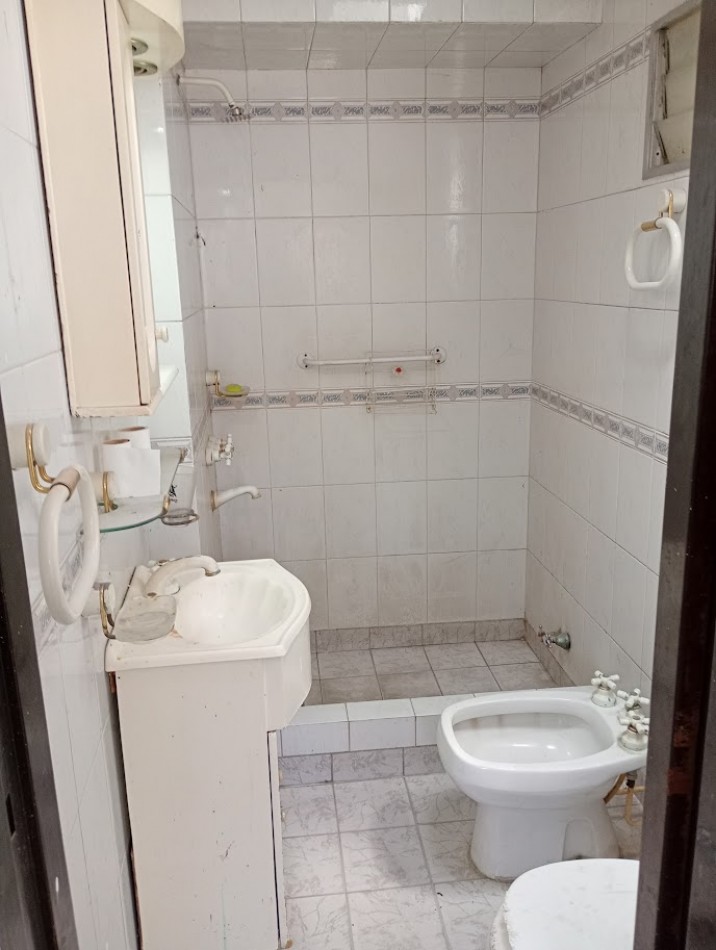 CASA DE 3 AMBIENTES EN VENTA EN GREGORIO DE LAFERRERE.