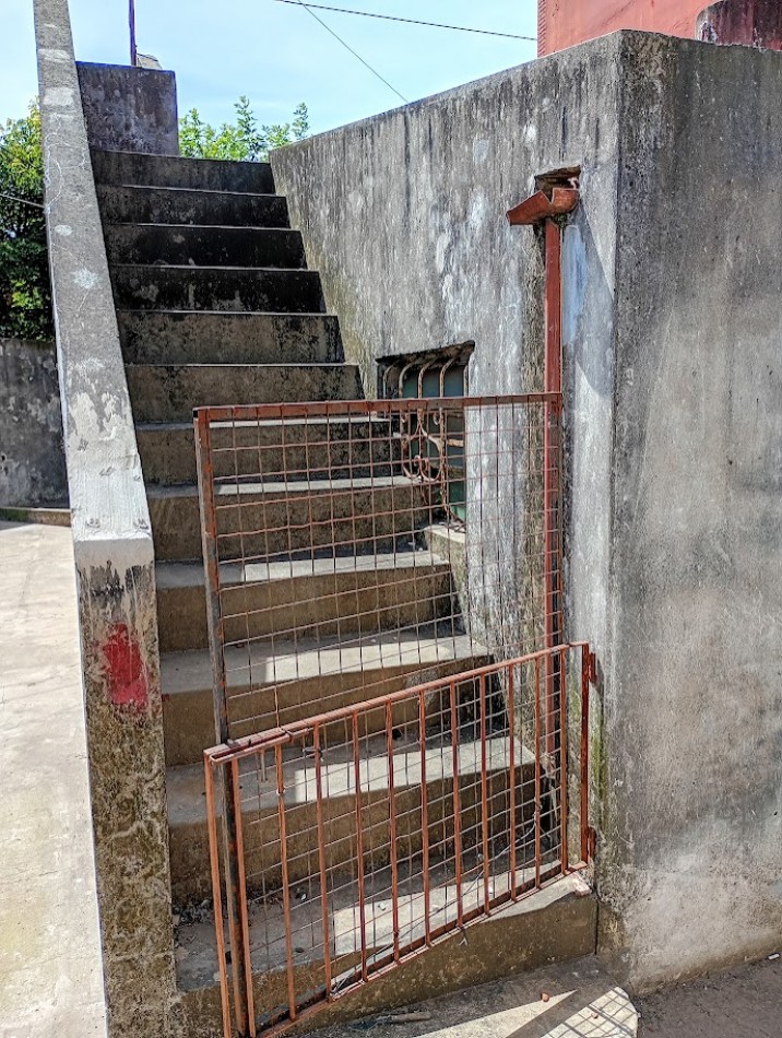 CASA DE 3 AMBIENTES EN VENTA EN GREGORIO DE LAFERRERE.