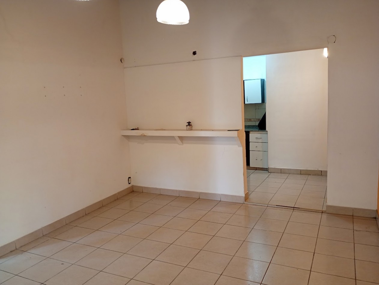 Departamento de 2 Ambientes En Alquiler. Ciudad Evita