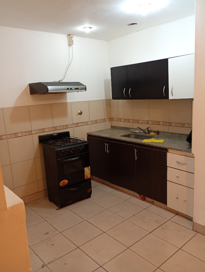 Departamento de 2 Ambientes En Alquiler. Ciudad Evita