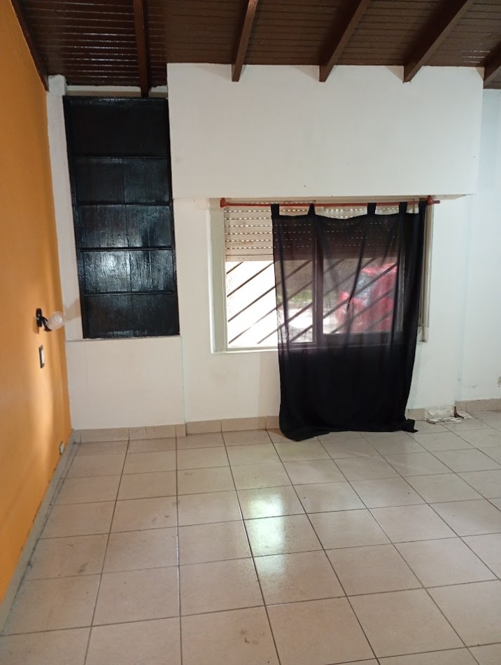 Departamento de 2 Ambientes En Alquiler. Ciudad Evita