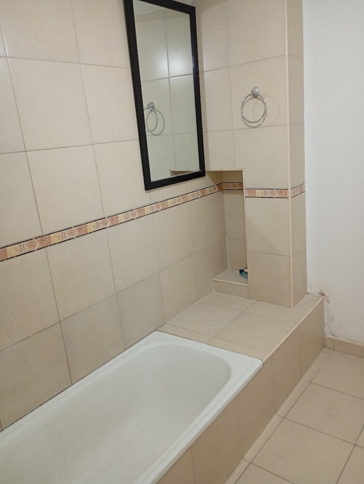 Departamento de 2 Ambientes En Alquiler. Ciudad Evita