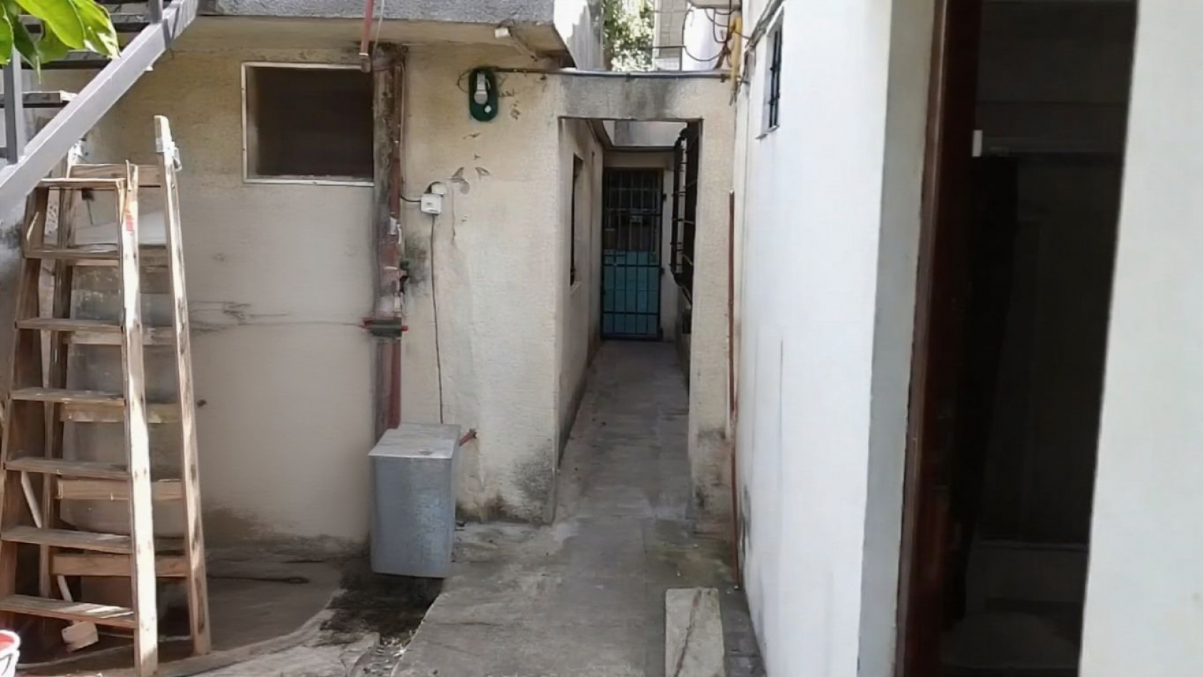 VENTA CASA 5 AMBIENTES EN CIUDAD EVITA