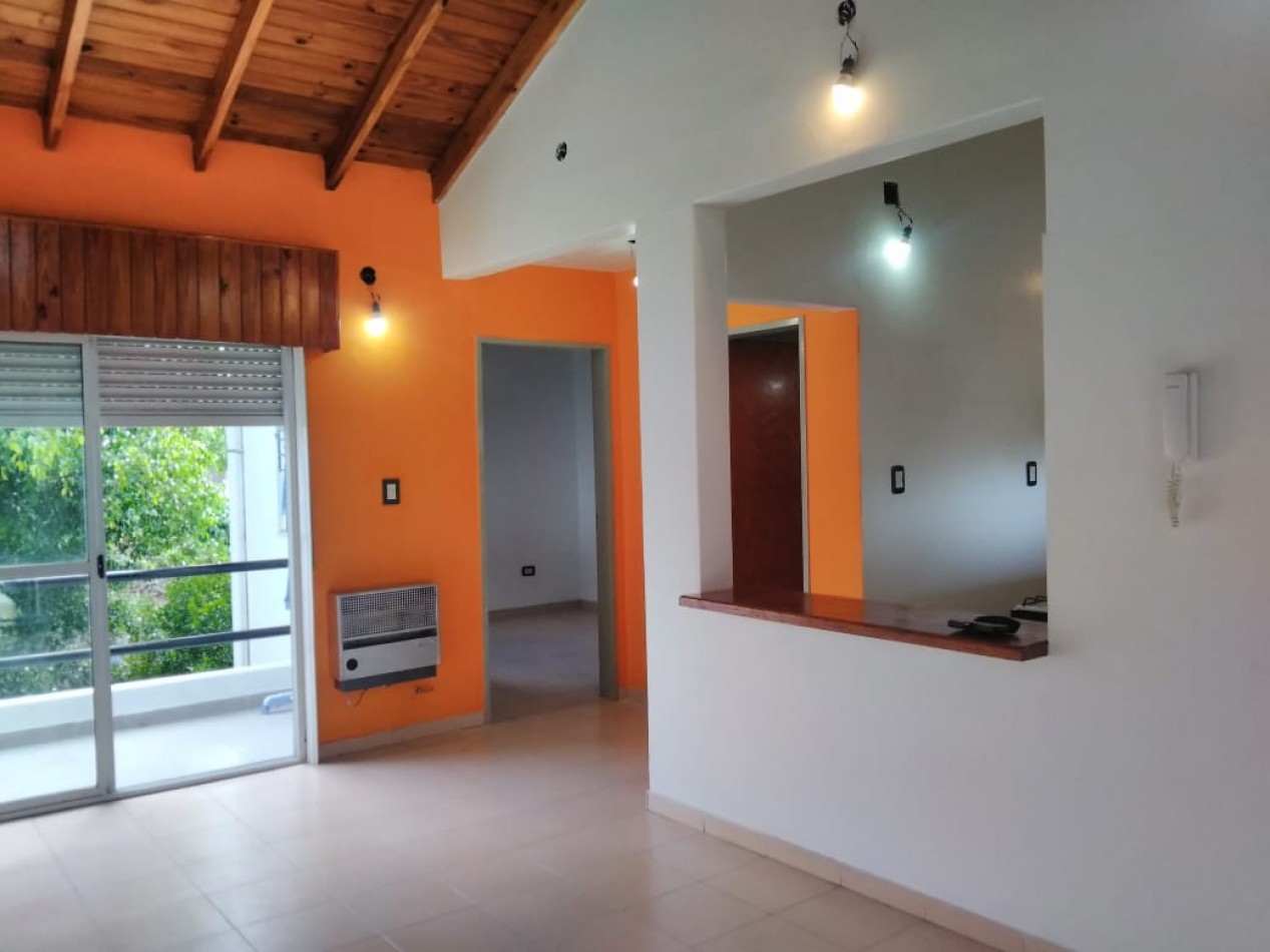 VENTA EN BLOCK - 7 DEPARTAMENTOS + 3 COCHERAS - IDEAL INVERSOR.