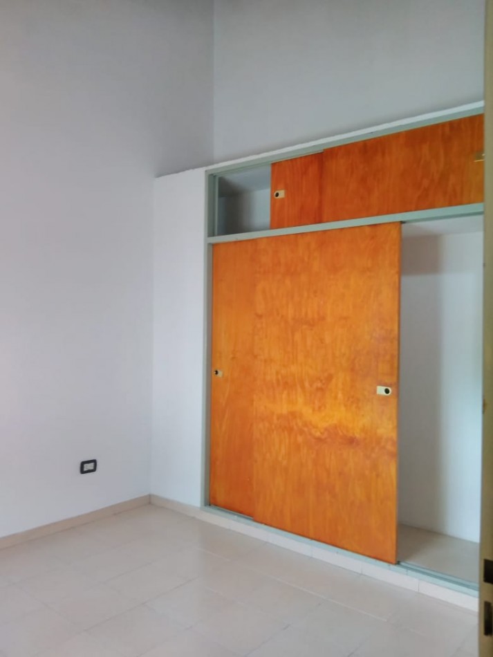 VENTA EN BLOCK - 7 DEPARTAMENTOS + 3 COCHERAS - IDEAL INVERSOR.