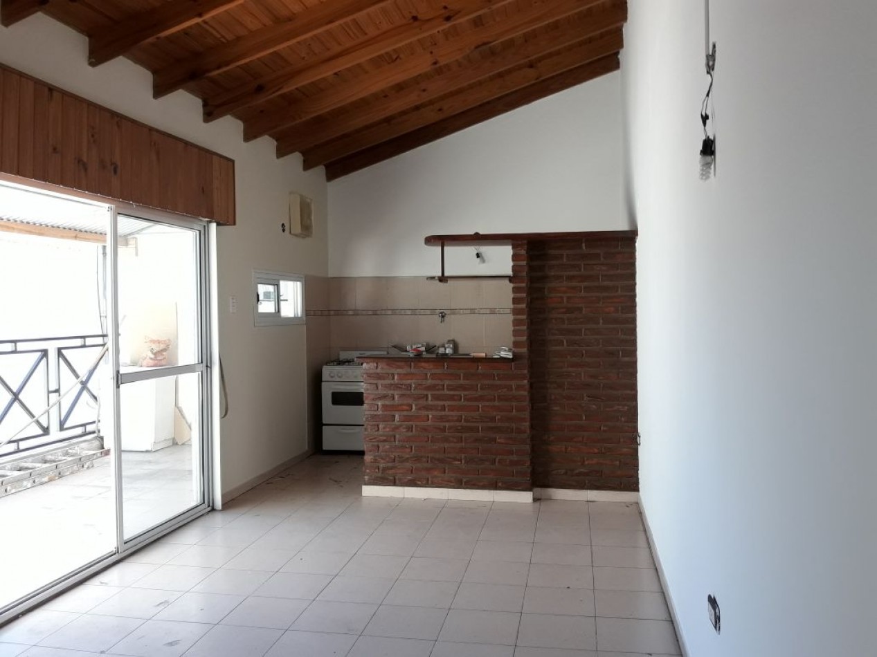 VENTA EN BLOCK - 7 DEPARTAMENTOS + 3 COCHERAS - IDEAL INVERSOR.