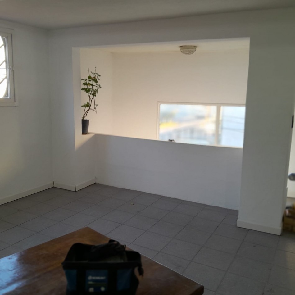 VENTA EN BLOCK - 7 DEPARTAMENTOS + 3 COCHERAS - IDEAL INVERSOR.
