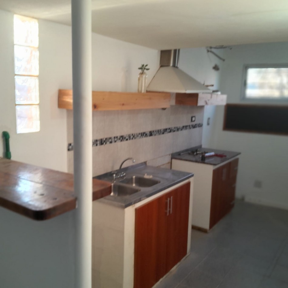 VENTA EN BLOCK - 7 DEPARTAMENTOS + 3 COCHERAS - IDEAL INVERSOR.