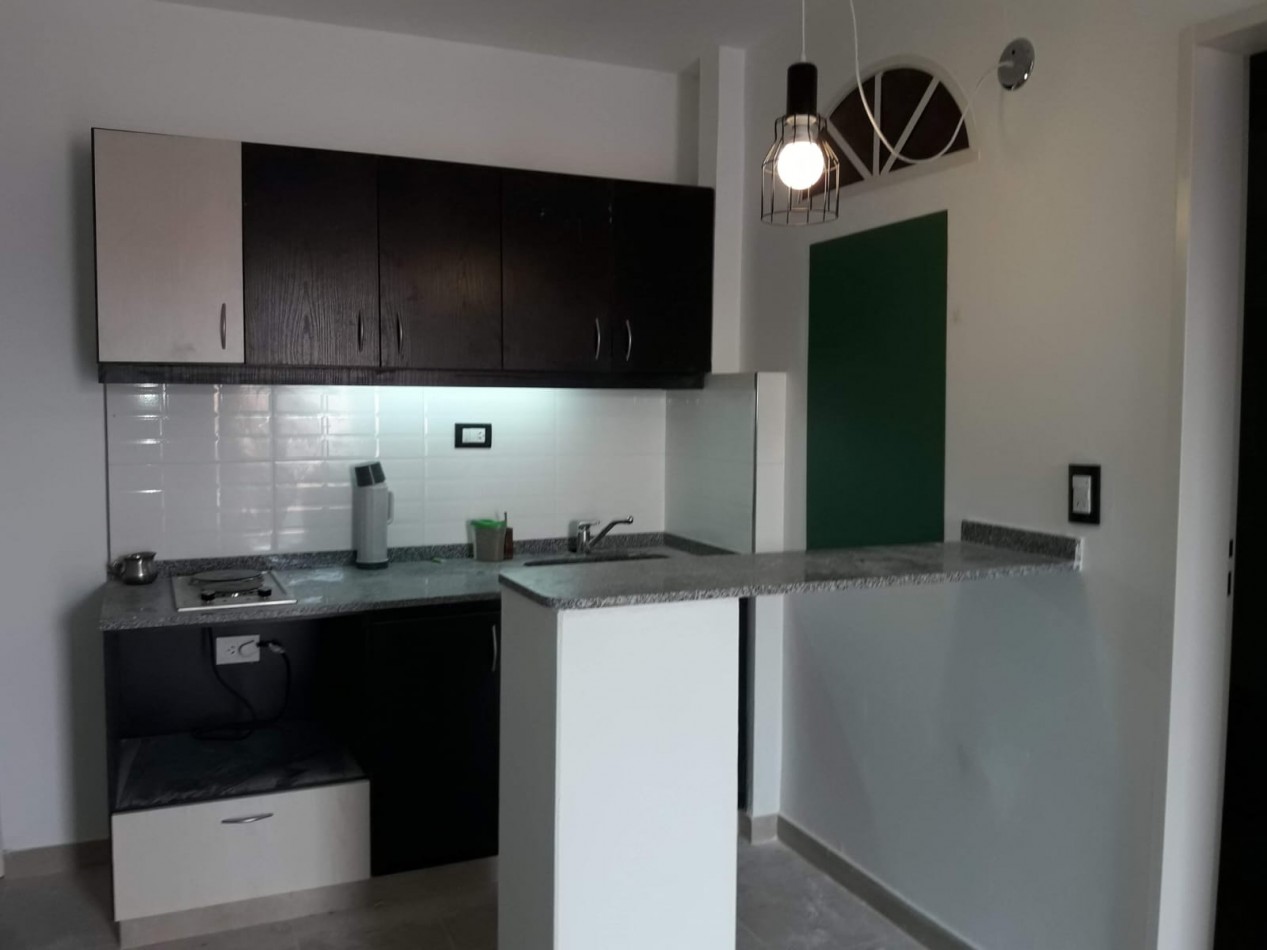 VENTA EN BLOCK - 7 DEPARTAMENTOS + 3 COCHERAS - IDEAL INVERSOR.