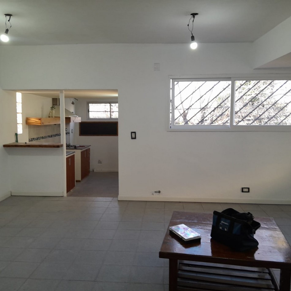 VENTA EN BLOCK - 7 DEPARTAMENTOS + 3 COCHERAS - IDEAL INVERSOR.