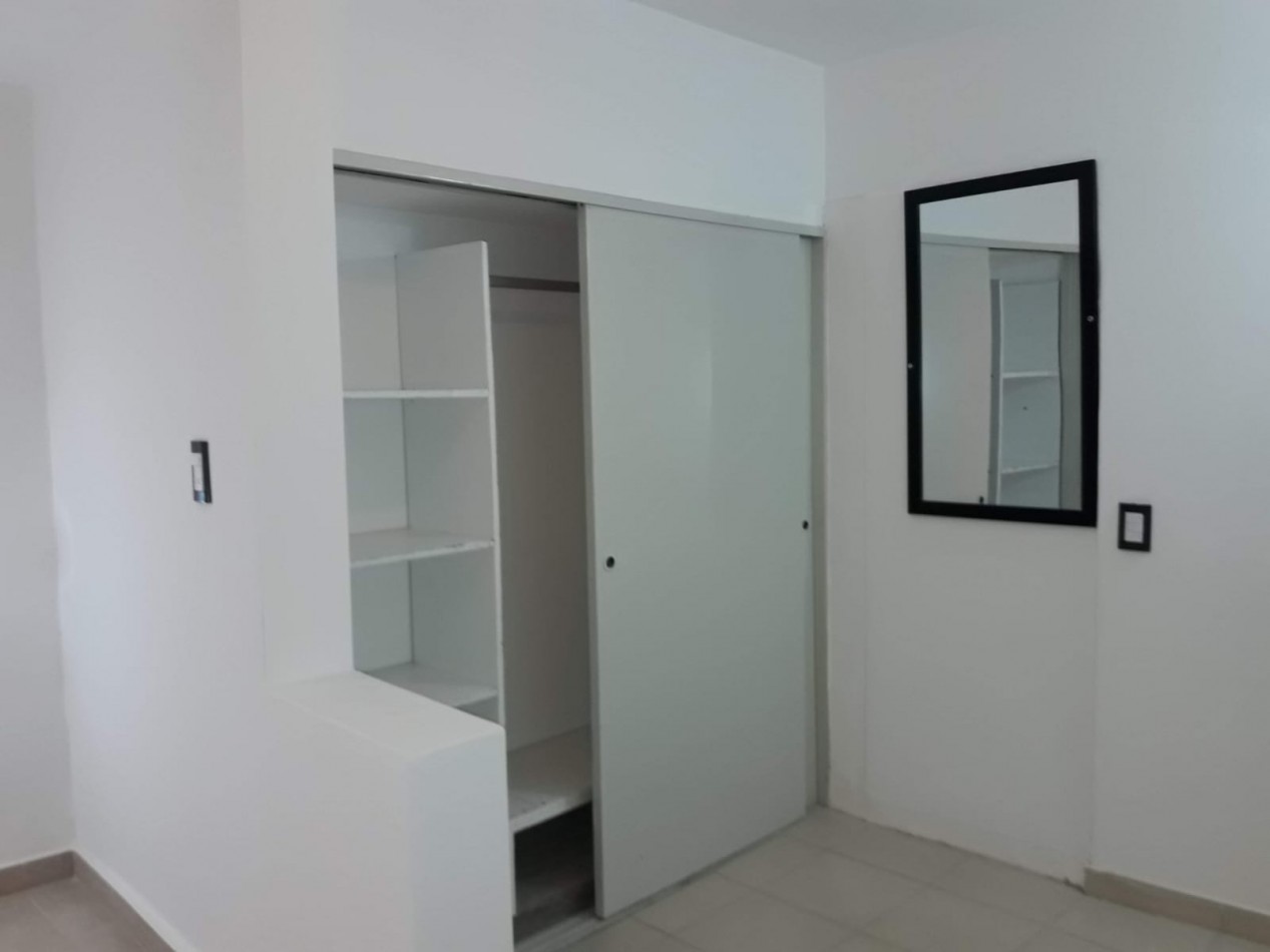 VENTA EN BLOCK - 7 DEPARTAMENTOS + 3 COCHERAS - IDEAL INVERSOR.