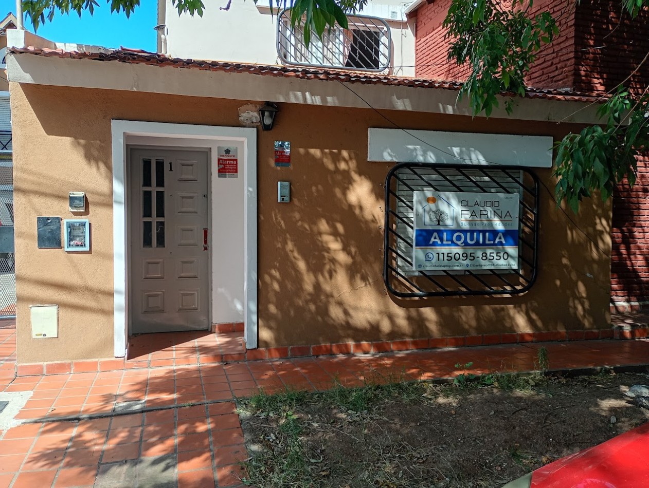 VENTA EN BLOCK - 7 DEPARTAMENTOS + 3 COCHERAS - IDEAL INVERSOR.