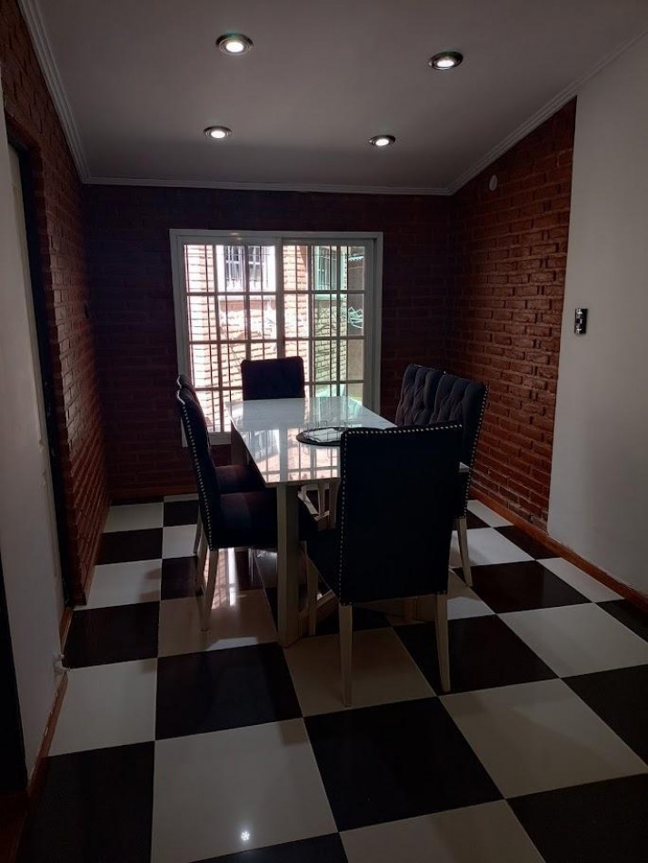 Chalet en Alquiler 4 Ambientes - Canning Centro