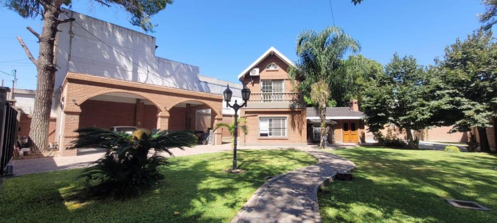 Chalet en Alquiler 4 Ambientes - Canning Centro