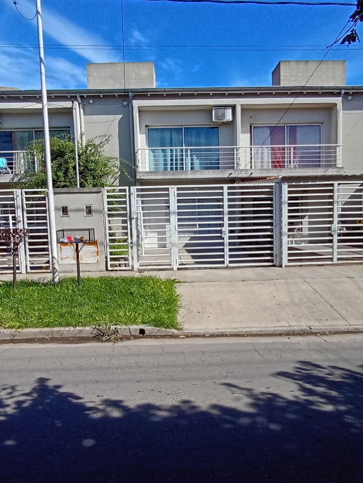 Duplex de 3 Ambientes en Alquiler. Ciudad Evita B°. Procrear