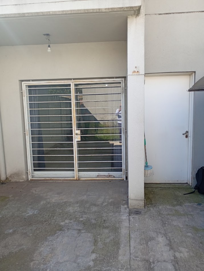Duplex de 3 Ambientes en Alquiler. Ciudad Evita B°. Procrear