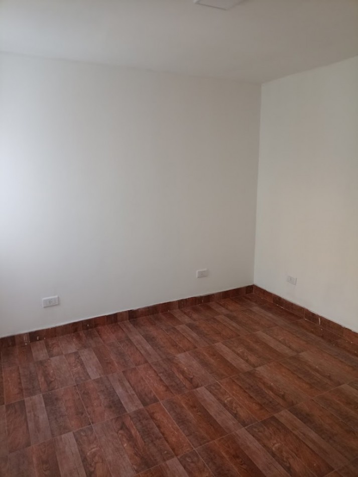 Casa de 3 Ambientes en Alquiler en Ciudad Evita.